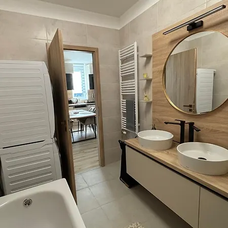 Lux-City Apartman Nyiregyhaza Exterior photo